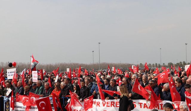 ÜMİT ÖZDAĞ EMEKLİ ASTSUBAYLARIN MALTEPE MİTİNGİNE KATILDI